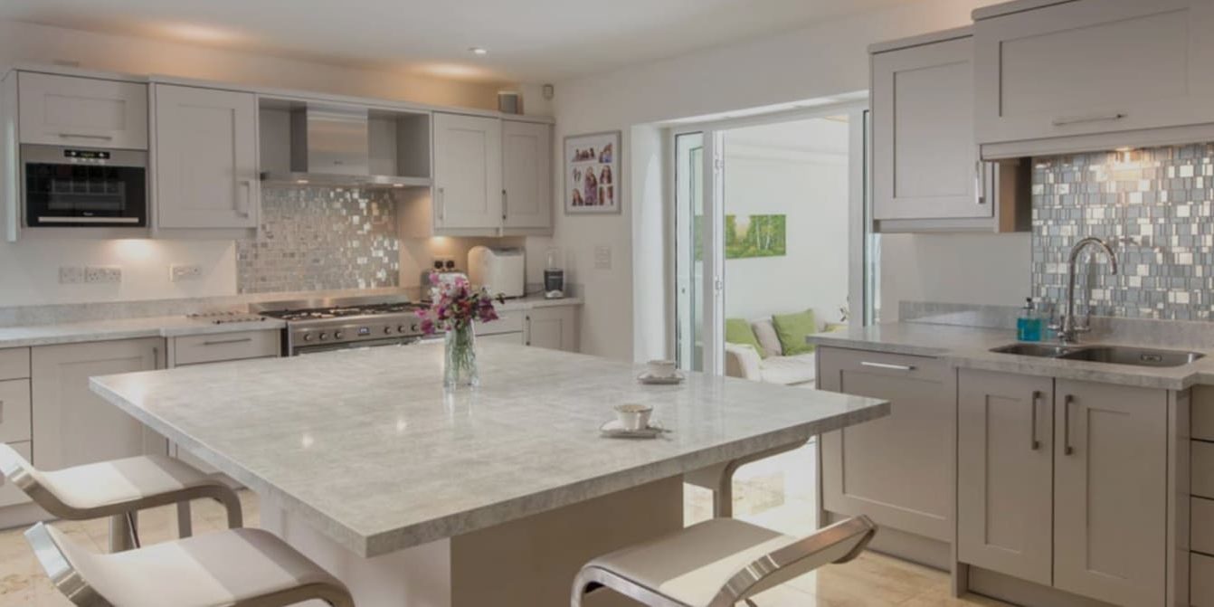 Read more about the article Granite Worktops Or Quartz: What’s The Difference?